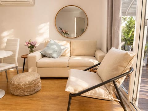Living room, air conditioner