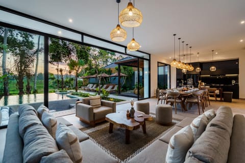 Living room, Seating area