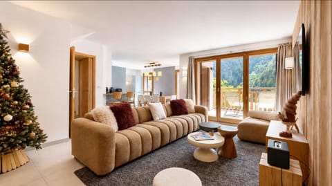 Communal lounge/ TV room, TV and multimedia, Living room, Seating area