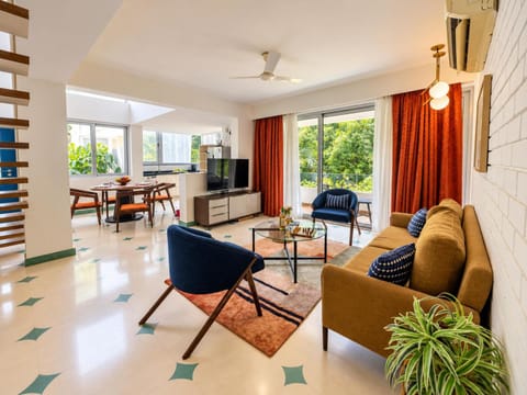 TV and multimedia, Balcony/Terrace, Kitchen or kitchenette, Living room, Seating area, Dining area