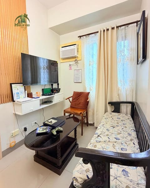 Living room, Seating area, air conditioner