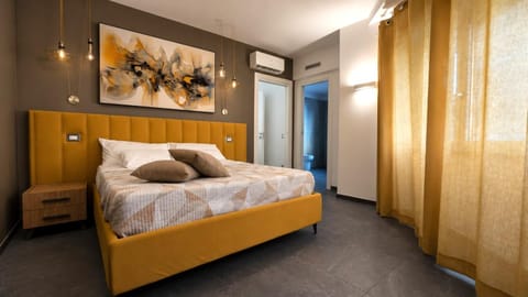 Photo of the whole room, air conditioner