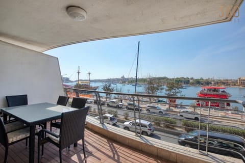 View (from property/room), Seating area, Dining area, Sea view