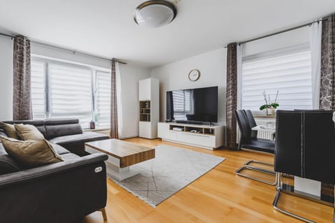 Living room, Seating area, Evening entertainment