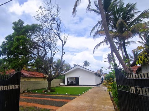 Property building, Garden, Garden, Garden view