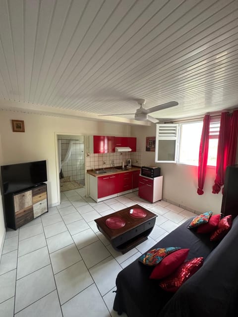 TV and multimedia, Kitchen or kitchenette, Living room, Dining area