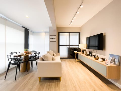 Communal lounge/ TV room, TV and multimedia, Living room