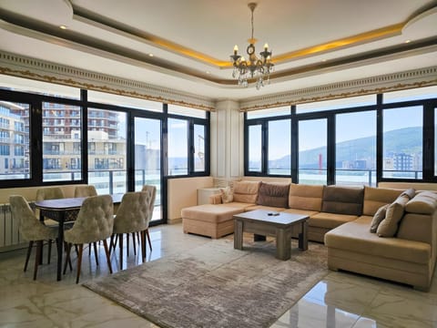 Living room, Seating area, Dining area