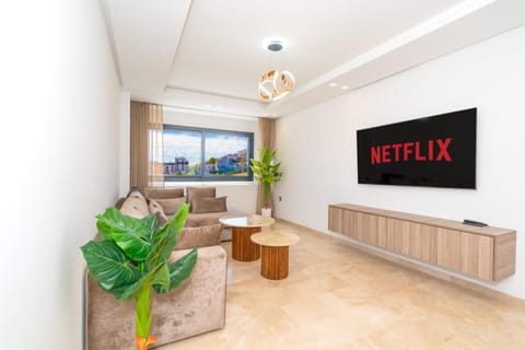 Communal lounge/ TV room, TV and multimedia, Living room, Seating area, Evening entertainment