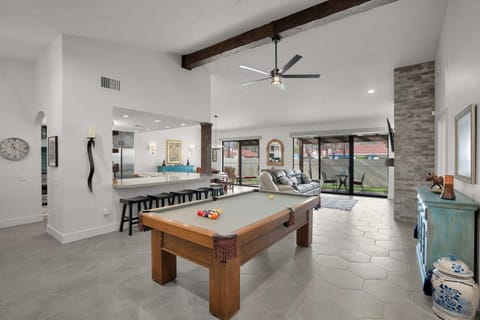 Billiard, Living room