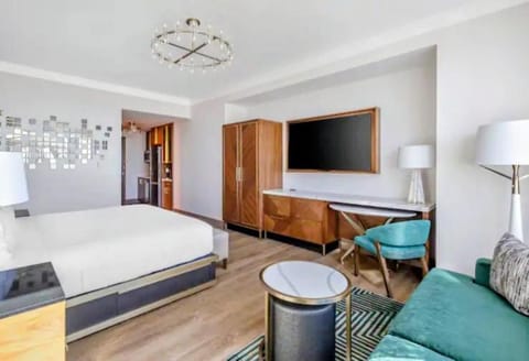 Communal lounge/ TV room, Living room, Photo of the whole room, Seating area, Bedroom
