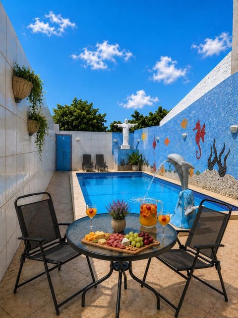 Pool view, Swimming pool, sunbed