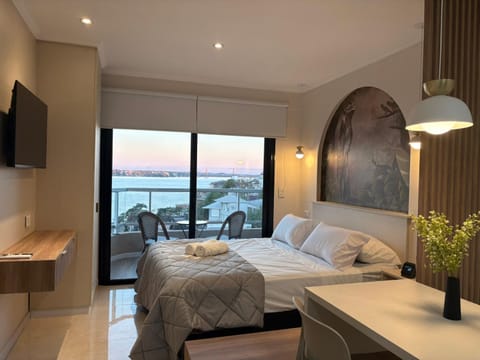 Natural landscape, Photo of the whole room, Bedroom