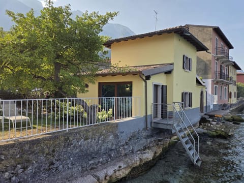 Property building, Day