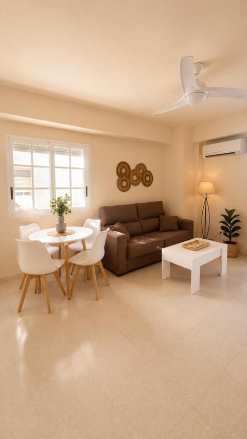 Living room, Dining area, air conditioner