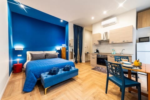 Bedroom, kitchen