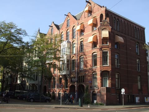 Property building, Day