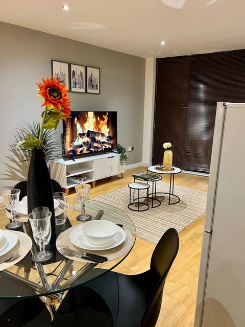 Communal lounge/ TV room, Dining area