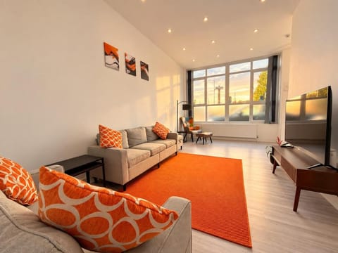 Communal lounge/ TV room, TV and multimedia, Living room, Photo of the whole room, Seating area, Evening entertainment