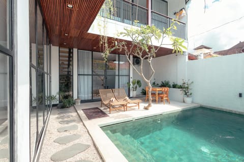 Pool view, Swimming pool, sunbed
