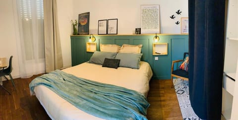 Bed, Photo of the whole room, Bedroom