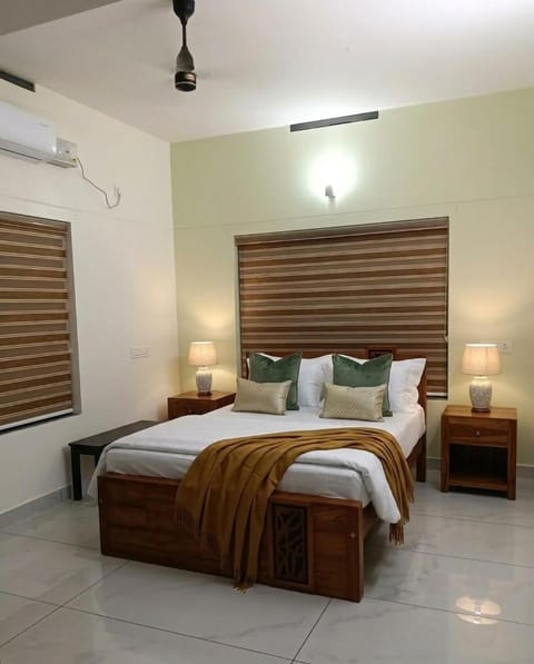 Bed, Photo of the whole room, Bedroom, towels, air conditioner