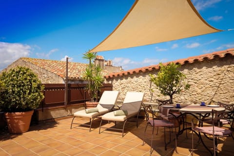 View (from property/room), Balcony/Terrace, Seating area, Dining area, sunbed