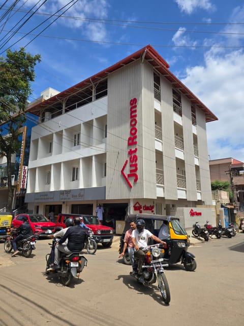 Property building, Day