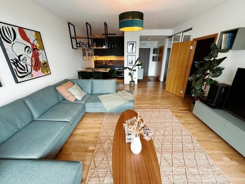 TV and multimedia, Kitchen or kitchenette, Living room, Seating area