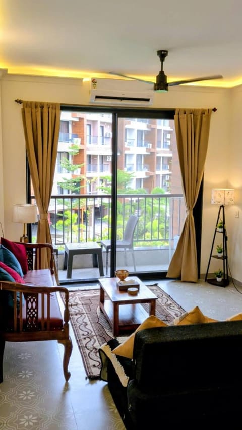 Bed, Balcony/Terrace, Living room, Photo of the whole room, Seating area, Bedroom