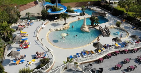 Bird's eye view, Pool view