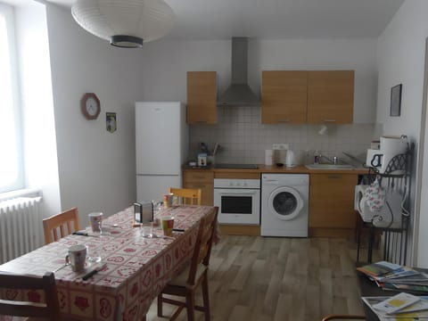 Property building, Kitchen or kitchenette, Living room