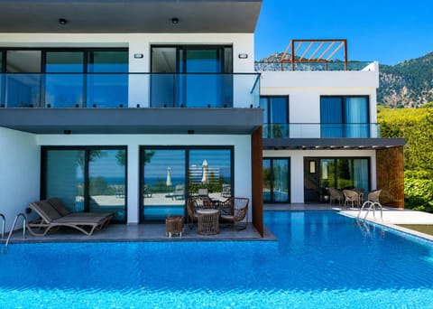 Property building, View (from property/room), Pool view, Pool view, Swimming pool, sunbed