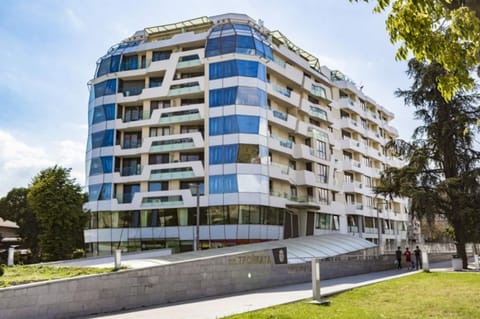Property building, Facade/entrance, View (from property/room), Other, Decorative detail, City view, Street view