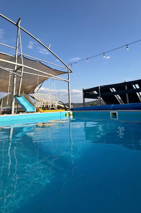 Day, Swimming pool
