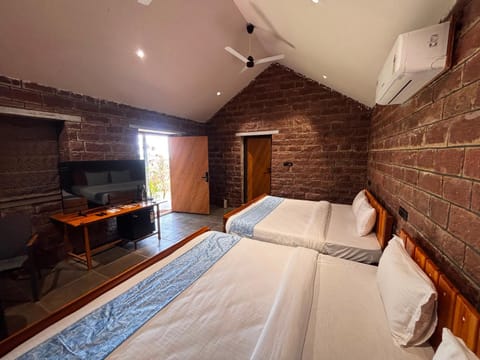 Bed, TV and multimedia, Photo of the whole room, Bedroom, air conditioner