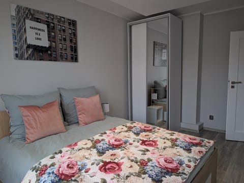 Bed, Bedroom, wardrobe