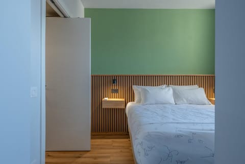 Bathroom, Photo of the whole room, Bedroom, towels, air conditioner