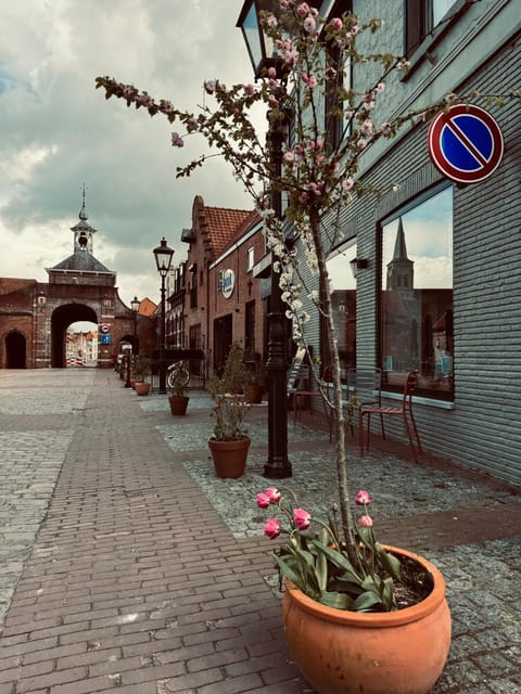 Property building, Day, Landmark view
