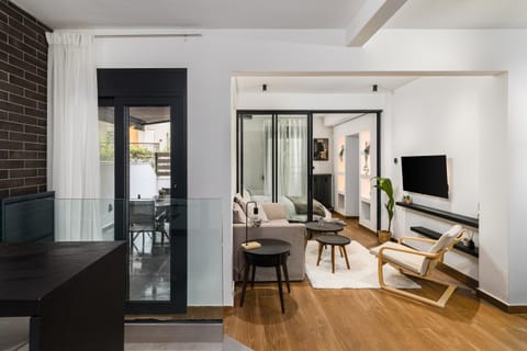 Communal lounge/ TV room, Living room, Seating area