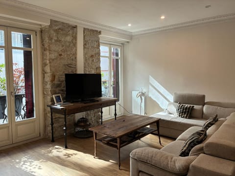 Communal lounge/ TV room, TV and multimedia, Living room, Seating area