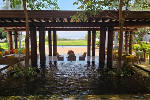 Lobby or reception, Garden view, Lake view
