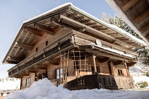 Property building, Day, Winter, Balcony/Terrace