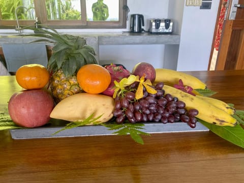 Food and drinks, Food