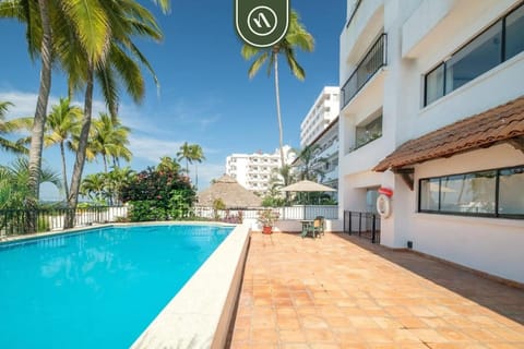 Property building, Day, Swimming pool