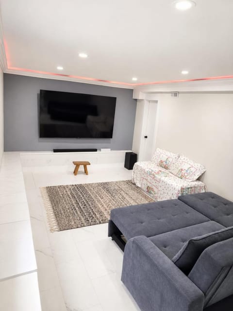 TV and multimedia, Photo of the whole room