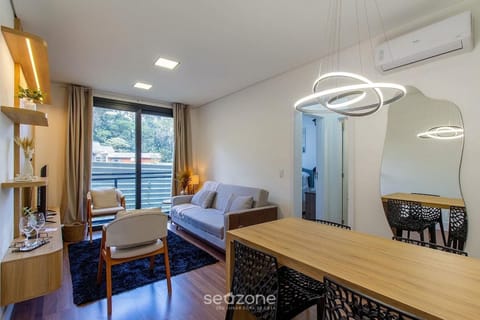 View (from property/room), Balcony/Terrace, Living room, Dining area, Bedroom
