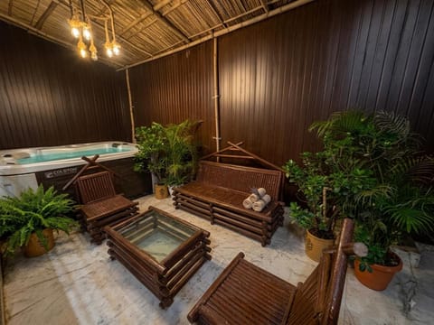 Hot Tub, Pool view, Swimming pool