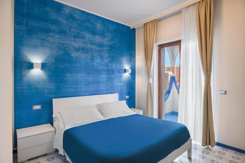 Bed, Balcony/Terrace, Decorative detail, Bedroom