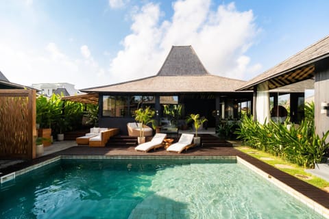 Property building, Day, Natural landscape, Garden view, Pool view, Swimming pool, sunbed